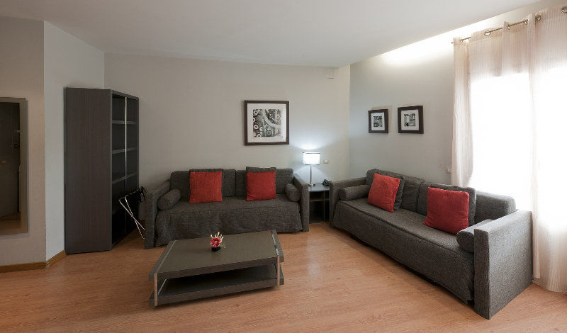 Amister Apartments Барселона Екстер'єр фото