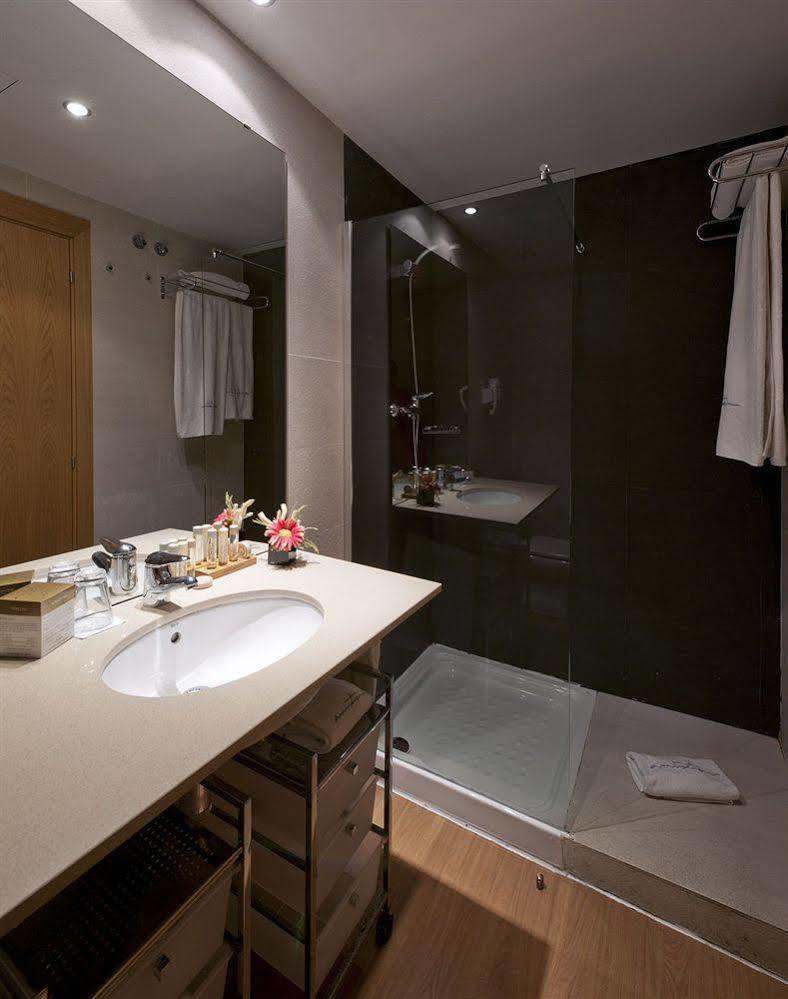 Amister Apartments Барселона Екстер'єр фото